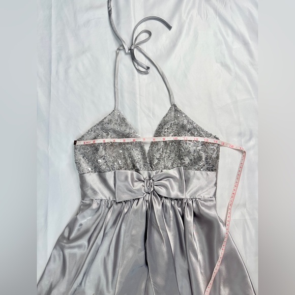 Fiesta Sparkly Glitter Silver Metallic Deep V Halter Mini Homecoming Dress - S - Picture 14 of 16